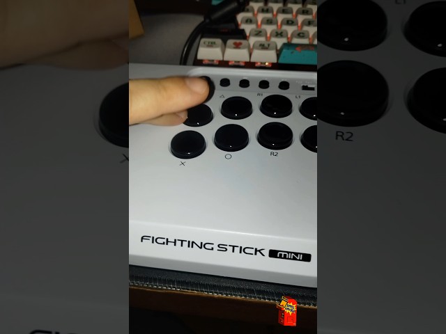 Vídeo relacionado con Arcade Fight Stick - de lucha retro, de lucha | Joystick de arcade nostálgico, joystick de lucha de juegos de arcade con funciones Turbo Macro para PC y consolas de juegos retro