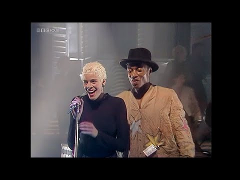 Coldcut featuring Yazz & The Plastic Population - Doctorin' the House  - TOTP  - 1988 [Remastered]