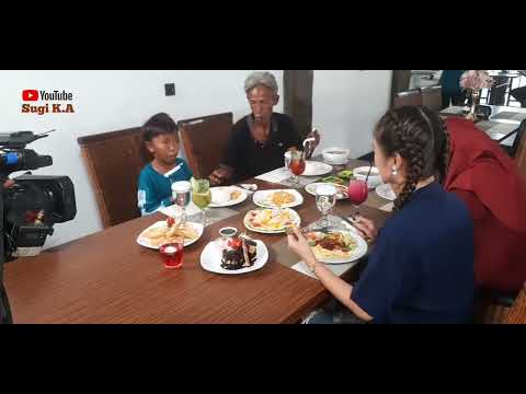 Sekeluarga Bpk kursin di ajak makan sebelum melihat rumah barunya  BEDAH RUMAH LAGI MNC tv @Sugi K.A