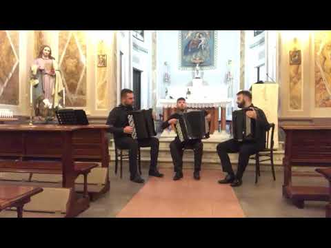 MOTION TRIO: PAGEANT