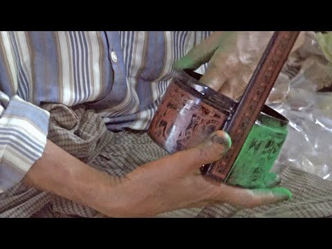 Myanmar : Lacquerware Workshop (with explanation of the techniques applied) in Bagan