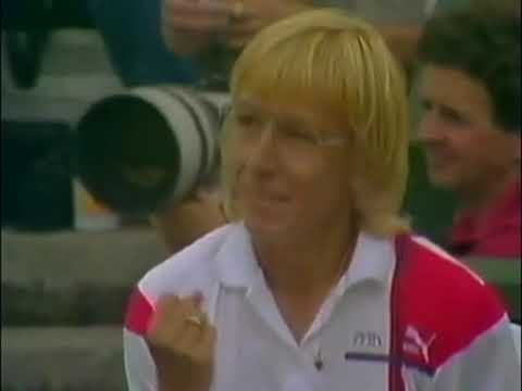 Martina Navratilova vs Hana Mandlikova  Wimbledon  1986 Final Highlights (A CLASSIC TENNIS MATCH)