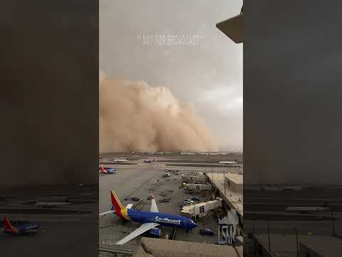 08-26-2025 Haboob Rolls Over Phoenix Sky Harbor - Vertical