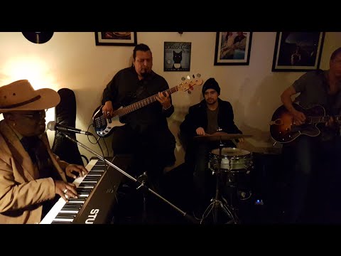 Kenny "Blues Boss" Wayne - Hoochie Coochie Man