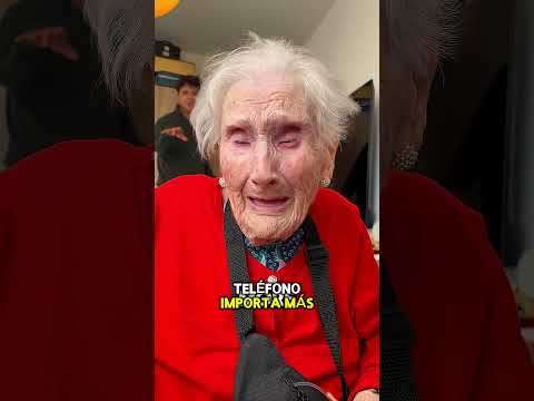 😭❤️ La abuelita que se disfrazaba cada día por amor