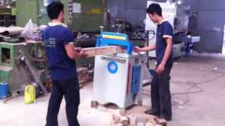 Chạy thử máy cắt phôi ben hơi trước khi xuất xưởng