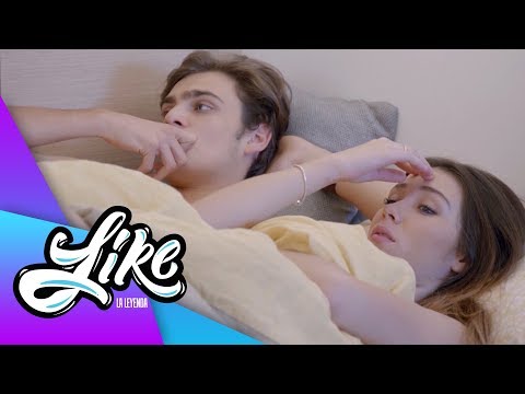 Antonia tiene su primera vez con Claudio |  Like la Leyenda | Televisa