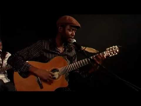 NECO NOVELLAS  (the train) AU SATELLIT CAFÉ PARIS