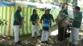 preview picture of video 'Cumbia cimarrona - Charanga de Vilalba - Xira Vilalba 2009'