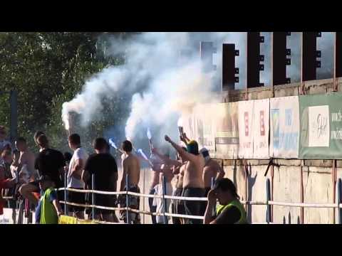 SK Dětmarovice   MFK Karvina B 16 06 2012 Kibice Karwiny odpalają race