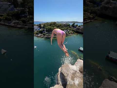 CLIFF DIVING IN GREECE 🤯🇬🇷 #bravegang