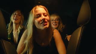 Video zu 'Blonde Chaya' ansehen