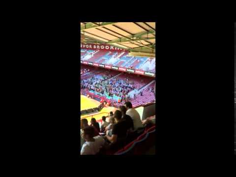 Werder Bremen - West Ham Singing  Wonderwall