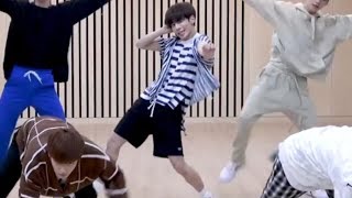 Download lagu [Taehyun Focus] TXT Cat & Dog Dance Practice mp3