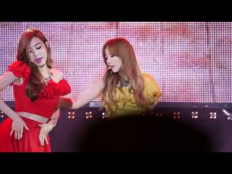 [HD] 141004 Girls' Generation TTS - Holler @ Kpop ExPo in Asia
