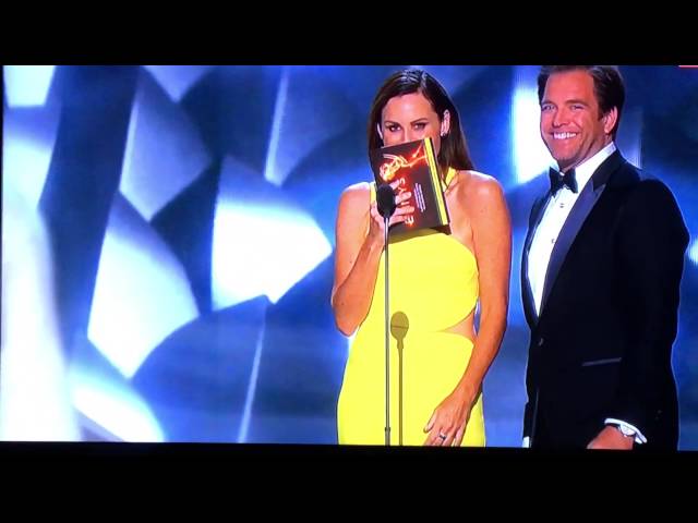Kimmel accepts Maggie Smith's Emmy