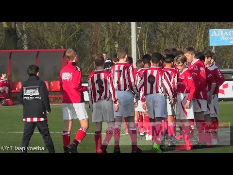 Voor aanvang 2e KO ronde beker SV Geinoord JO13-1 - DOVO JO13-1