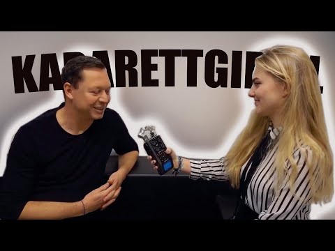 Nina Hafner onstage bei Kabarettgipfel