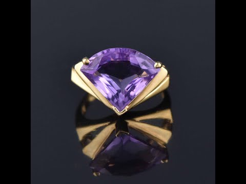 Vintage 14K Gold Trillion Cut Amethyst Ring