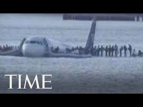 Footage Of The U.S. Airway Plane Landing On Hudson River In 2009 | TIME