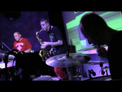 Loop Doctors - Entering a Room / Find Your Way (Live @ Budapest Jazz Club)