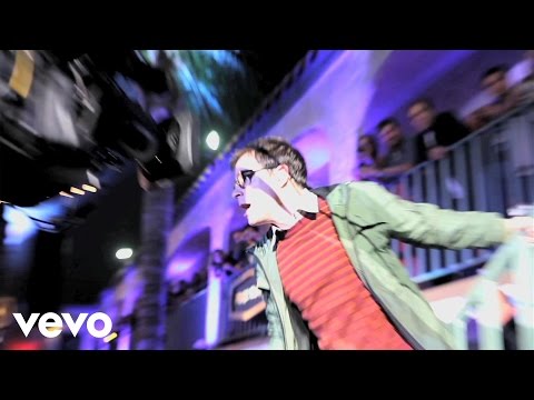 Weezer - Memories (Live at AXE Music One Night Only)