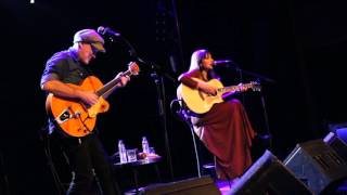 AMARAL - EN LA CIUDAD MALDITA (Aústico 27.11.15 Joy Eslava)