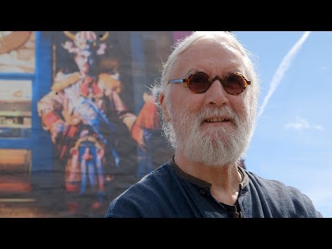 Thumbnail of the video: Billy Connolly sees the new Glasgow murals for the first time
