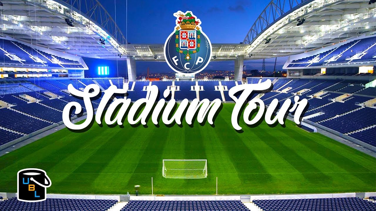 Join a traveler as he explores FC Porto Museum.