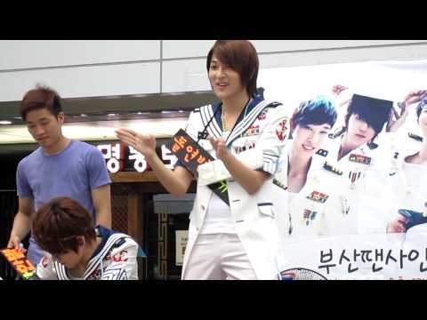 [FANCAM]120806 LEDapple Busan Fansign - KyuMin dance to "영희야"