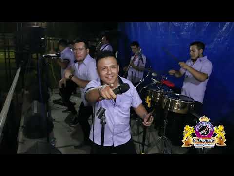 historia de amor grupo 3 cruzes ( en vivo )