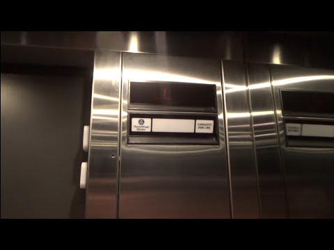 Dover Hydraulic Elevator @ Galleria Edina - Edina, MN