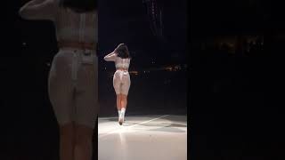 Halsey Talking To The Crowd At Wells Fargo 10/7/17