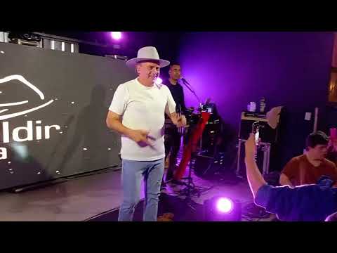 Valdir pasa no salão do fofão de Laurentino 