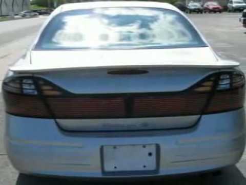 Pontiac Bonneville SE Sedan