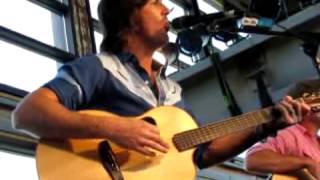 Jake Owen singing &quot; setting the world on fire&quot;