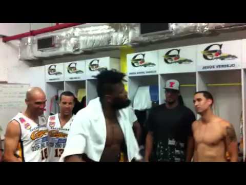 Capitanes empatan la serie Jack y el mantra capitan....