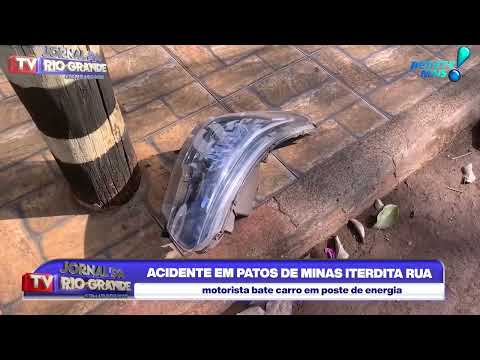 Motorista bate carro em poste de energia em Patos de Minas