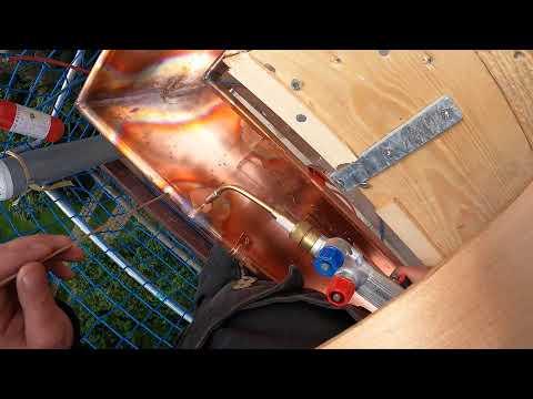 Kupferrinne hart löten - Dachrinn aus Kupfer schweißen - Live vom Schieferdach in Berlin