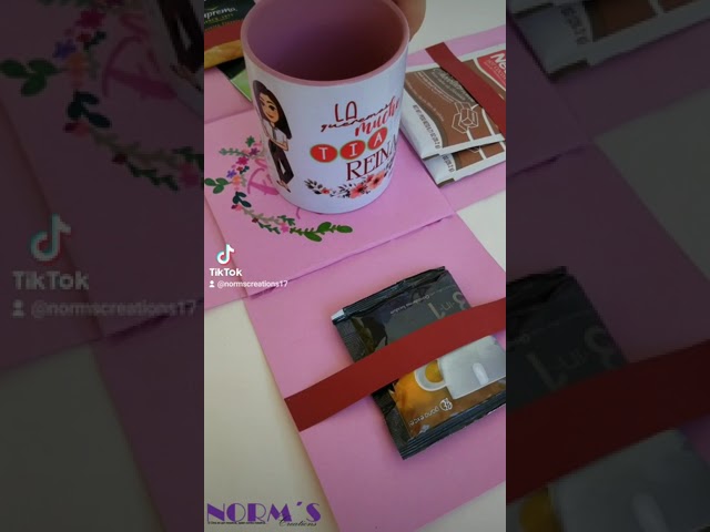Vídeo relacionado con Taza plástico personalizada COHETE ESPACIAL. Jarrita para el agua cole y guardería.Nombre niño. VUELTA AL COLE. Regalo infantil cumpleaños. Fondo del mar.