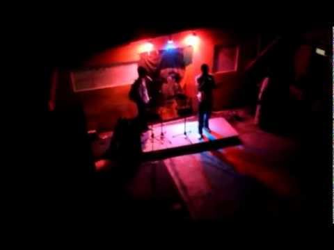 SOULINDI AND CHRONIXX PERFORMING AT LIFE @ 10 1/2