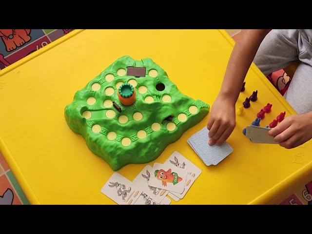 Vídeo relacionado con Ravensburger - Funny Bunny, Juegos De Mesa Niños 4 Años, Juguetes niños 4 años, Juegos De Mesa Niños, Juegos para niños, Regalos para Niños, Versión Español
