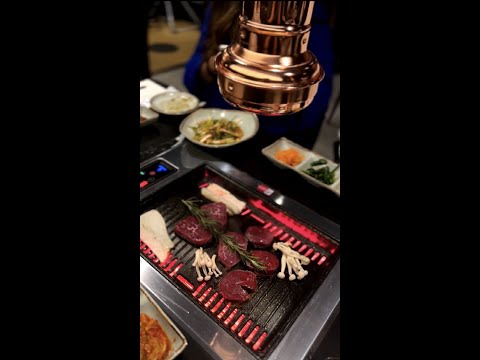 Um novo restaurante coreano de churrasco abriu em Londres!