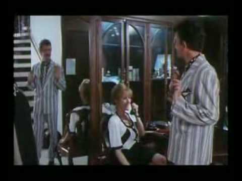 Tesna koza 4 - Soic bira odelo za preduzecetov rodjendan