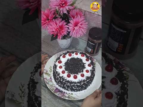 Black forest cake icing.             #sadafrukhsarfoodprint #icingcakes #cakeicing #food #homemade
