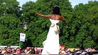 [Hyde Park, 2012] Noisettes - That Girl