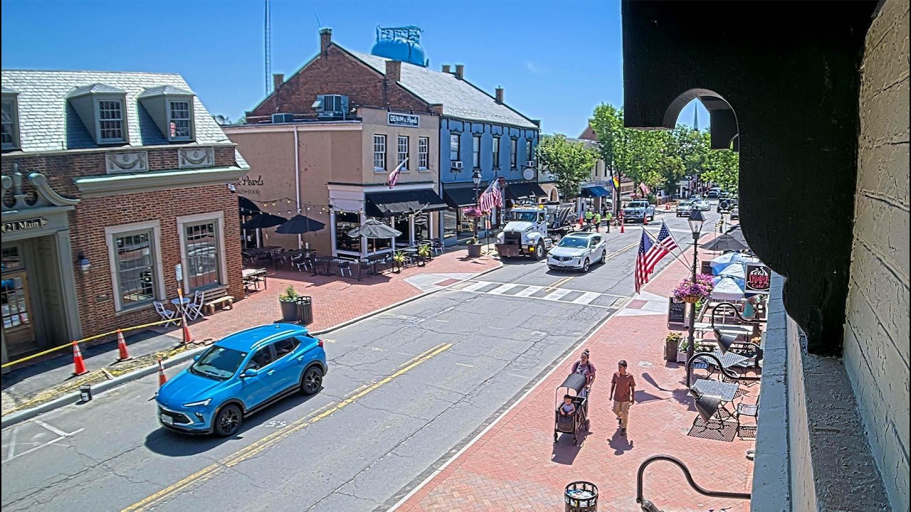 Live webcam view of Historic Warrenton Main Street
