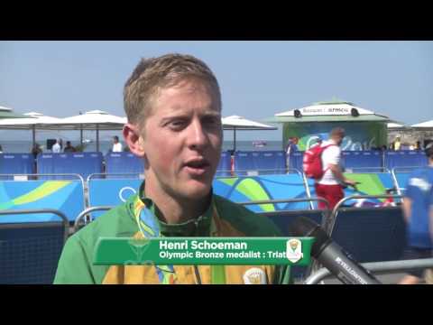 Henri Schoeman on his bronze