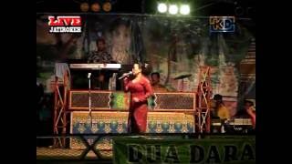 Download lagu Pemuda idaman dua dara live jatirokeh mp3
