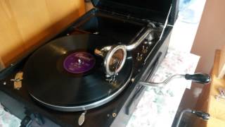 Ask Me – Nat  'KIng' Cole  (played on a c.1929 HMV 101)